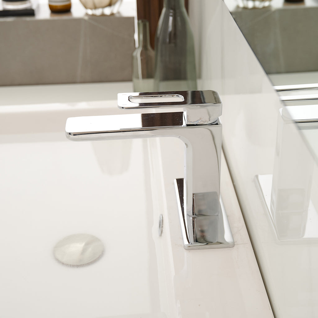 Single Handle Bathroom Faucet With Pop-up Drain