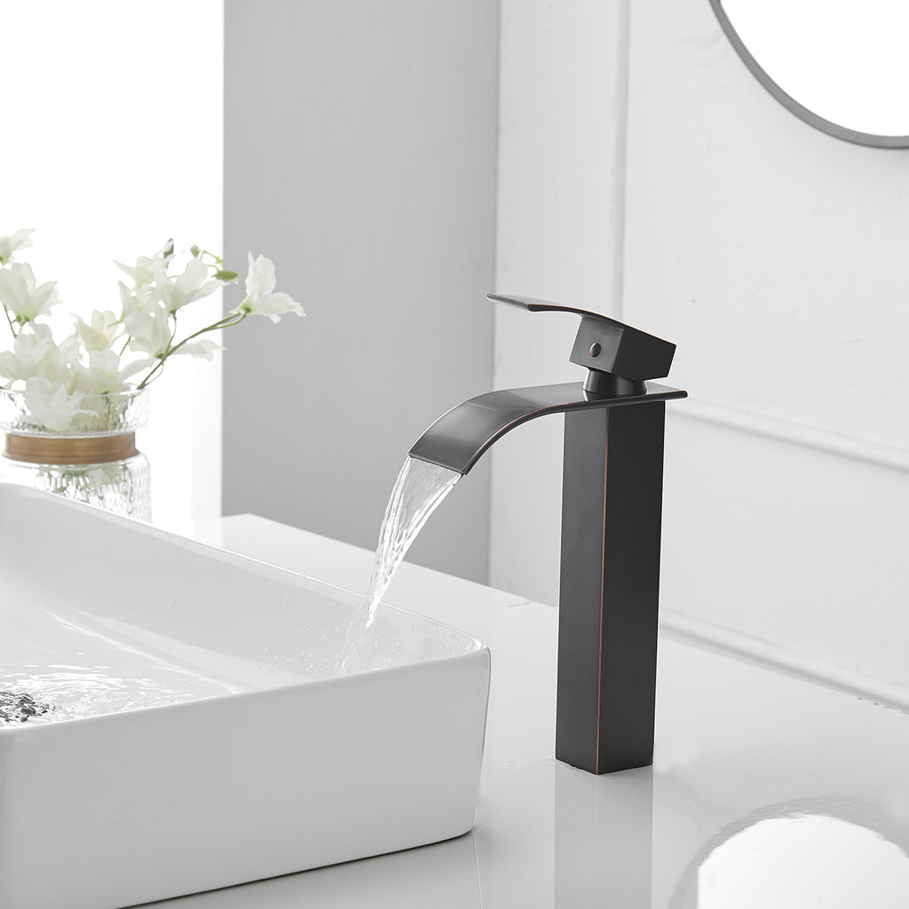 Single Handle Bathroom Faucet With Pop-up Drain