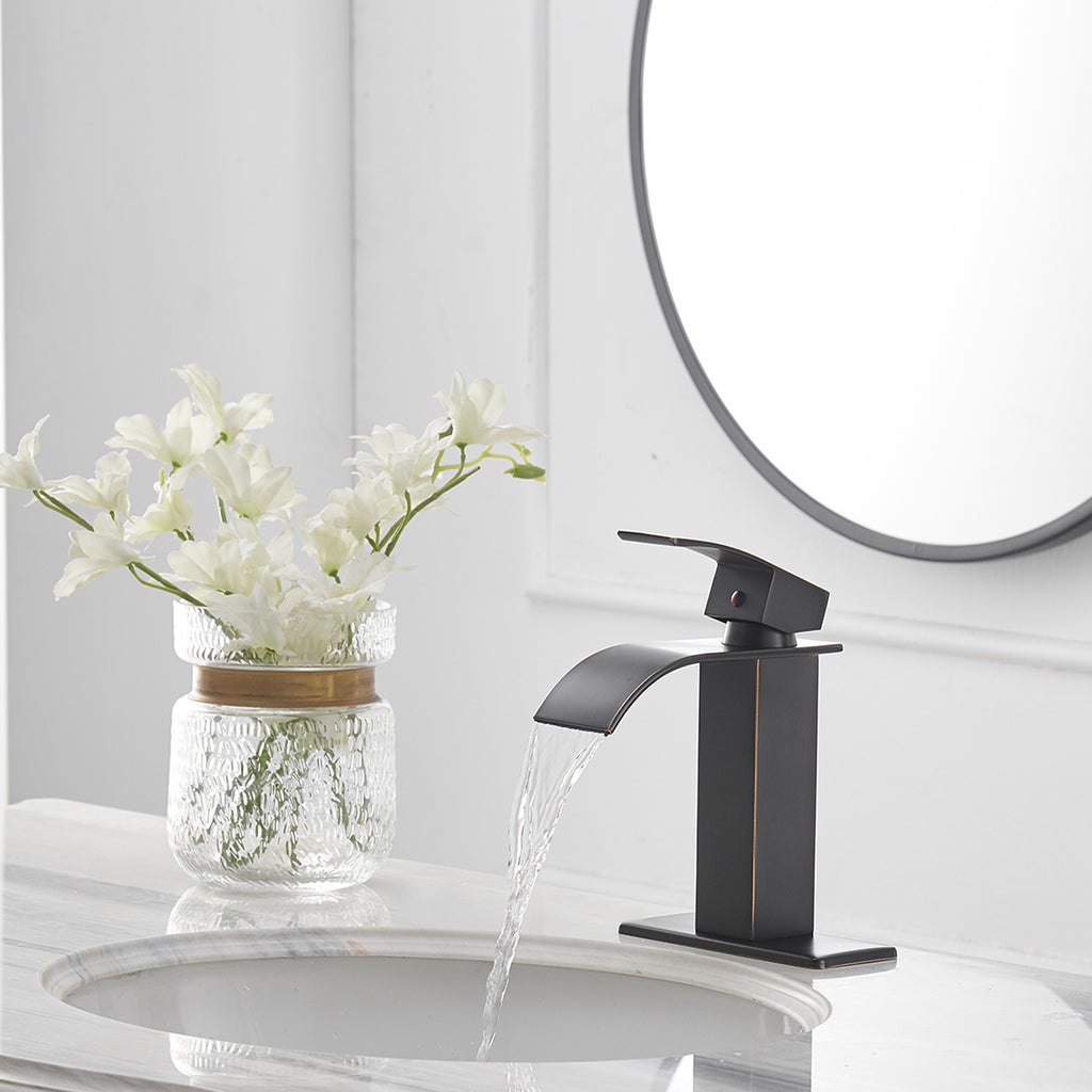 Single Handle Bathroom Faucet With Pop-up Drain